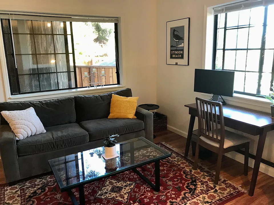Living room (comes unfurnished)