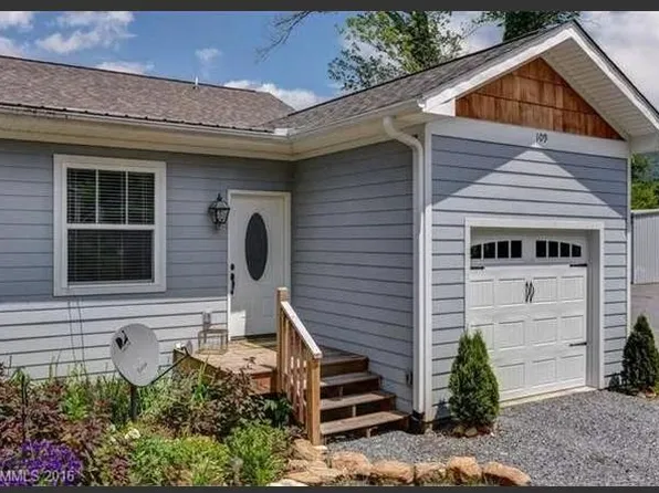 109 Bridge St, Black Mountain, NC 28711