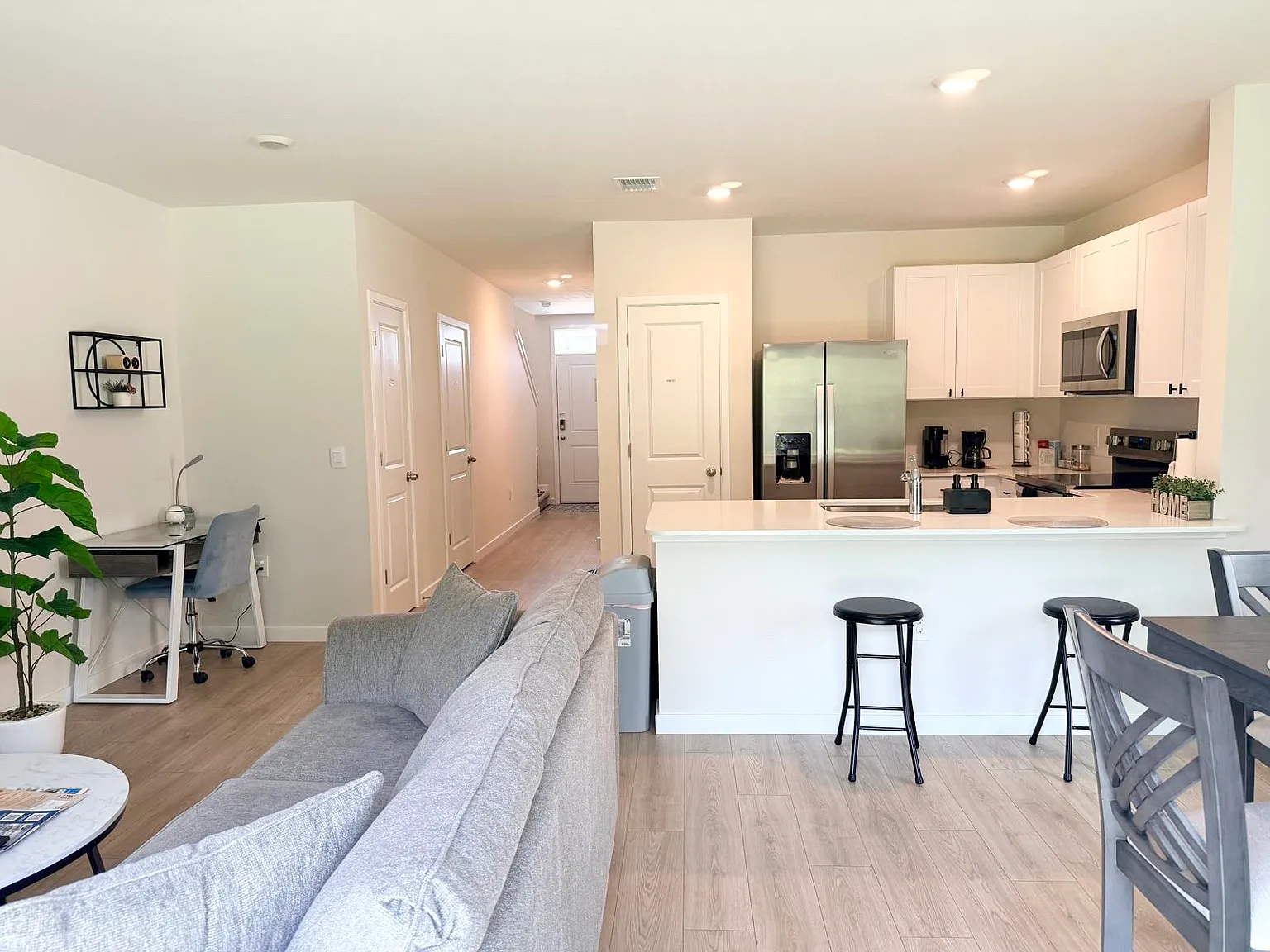3 bed, 1463 sqft, $2,685 — Photo 4