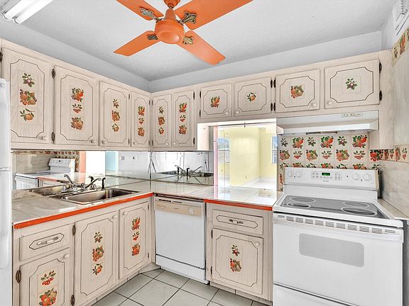 4th image of 1516 S Lakeside Drive #317