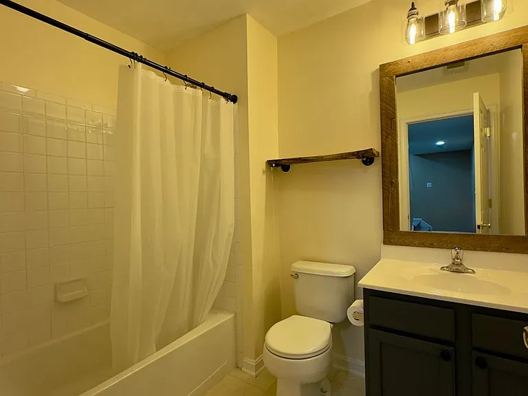 130 Mohegan Dr #B — Photo 17