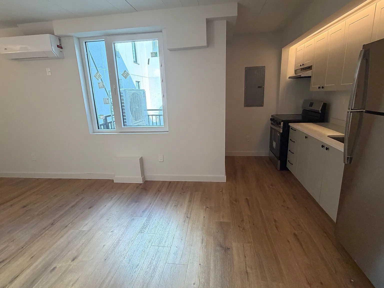 3 bed, $3,497 — Photo 2