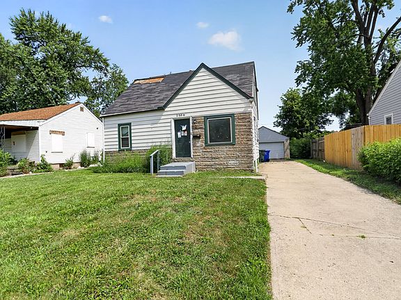 4th image of 2388 Vendome Dr S
