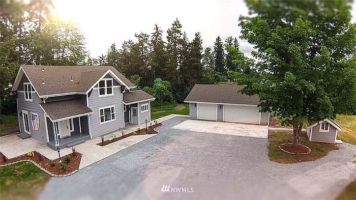 1st image of 923 Military Rd E