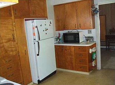5th image of 109 E Oak St