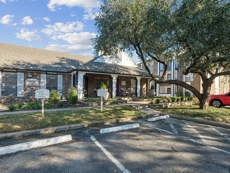 The Arbors of Euless Apartments — Photo 36