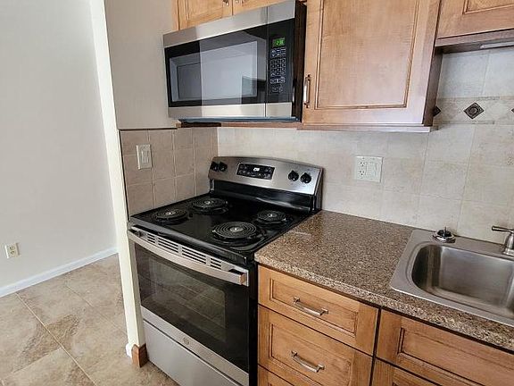 4th image of 4415 Clifford Dr #113