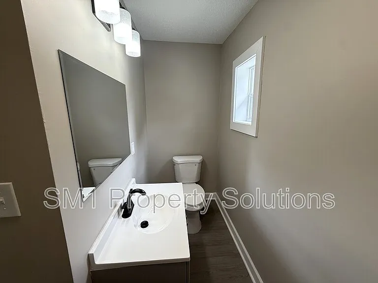 915 Willow Rd — Photo 14