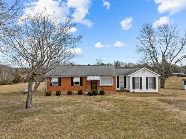 6505 McClintock Rd, Pleasant Garden, NC 27313