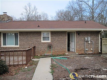 Snack/Kitchen/laundry rm view from pool