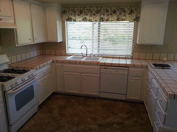 5th image of 3831 Kelton Dr
