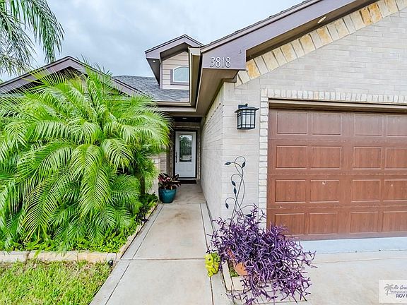 2nd image of 3818 Astorga Ln