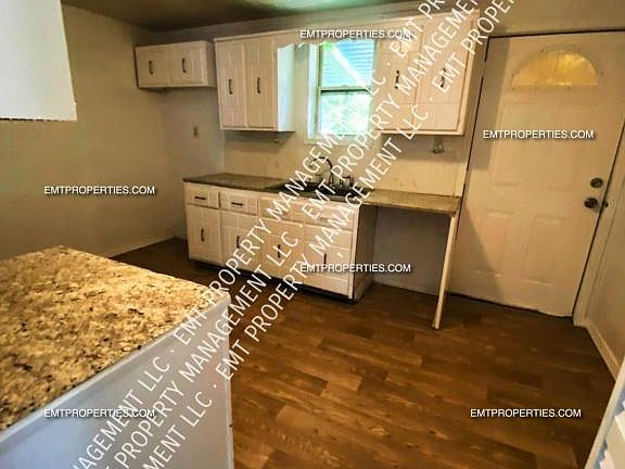 4th image of 1043 Washington Ave