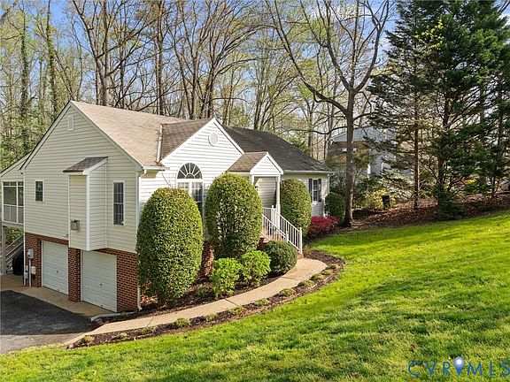 2nd image of 548 Brighton Dr