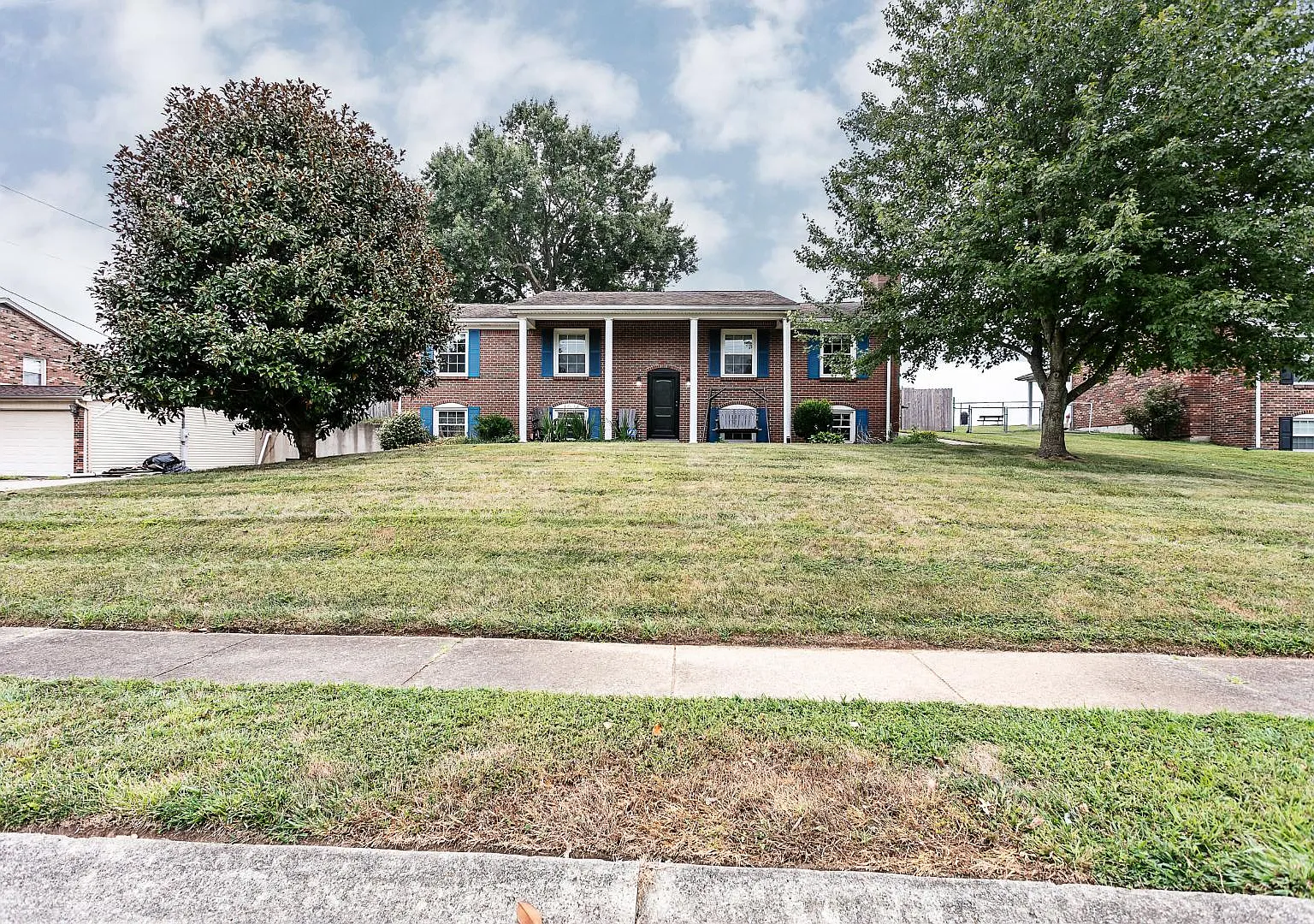 705 Bon Aire Dr — Photo 2