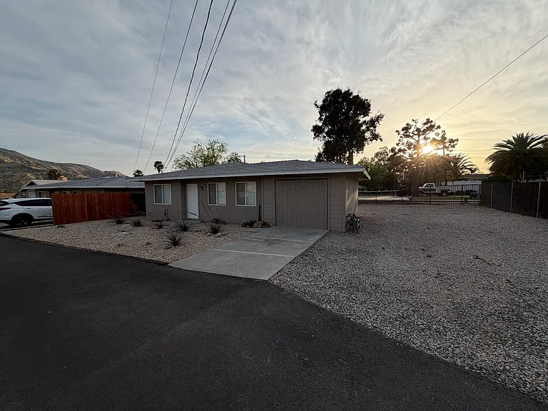 180 E Barbour St #C — Photo 19