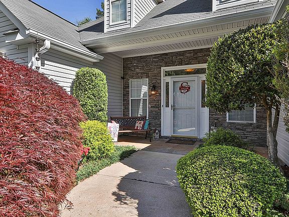 2nd image of 55 Candlewood Dr