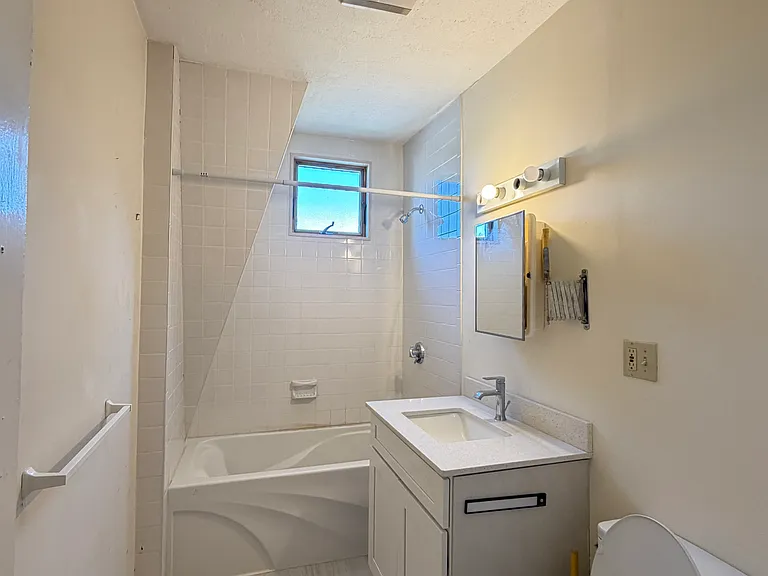338-340 Central Ave #3 — Photo 9