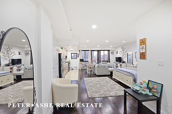 1st image of 203 E 121st St APT 301
