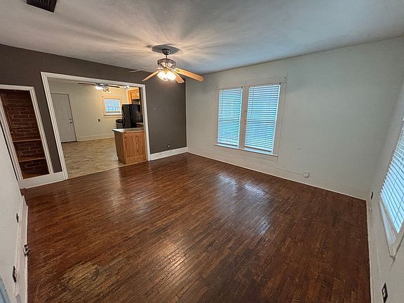 3rd image of 909 W Wardville St