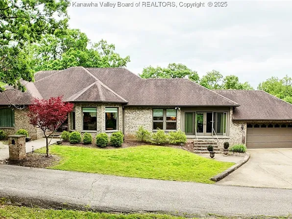 920 Gordon Dr #A, South Charleston, WV 25303