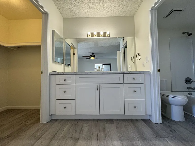 850 S River Dr — Photo 30
