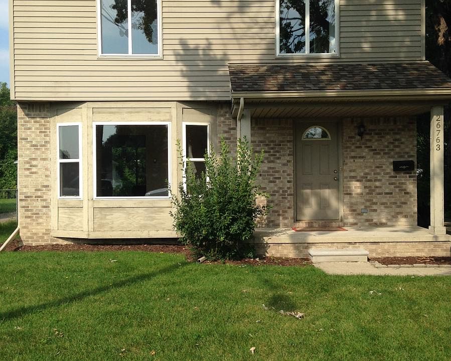 26763 Brush St Front of Home