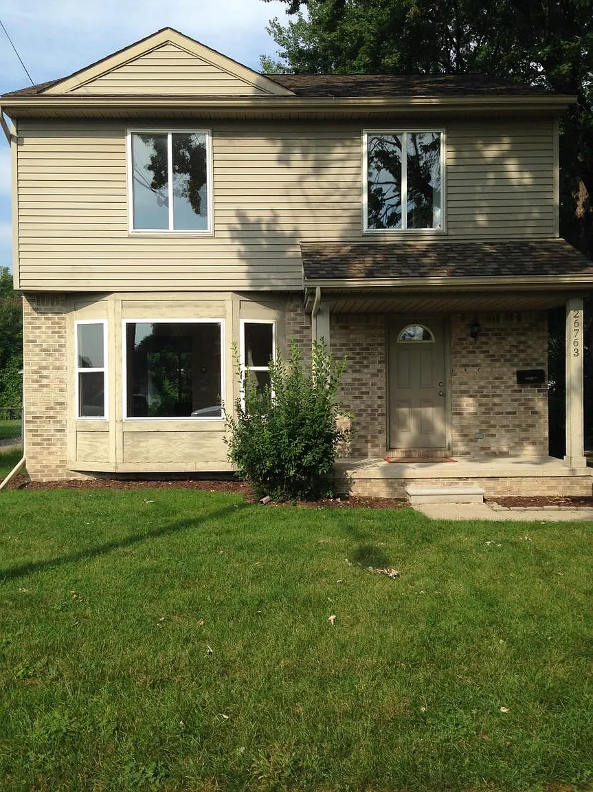 26763 Brush St photo 1