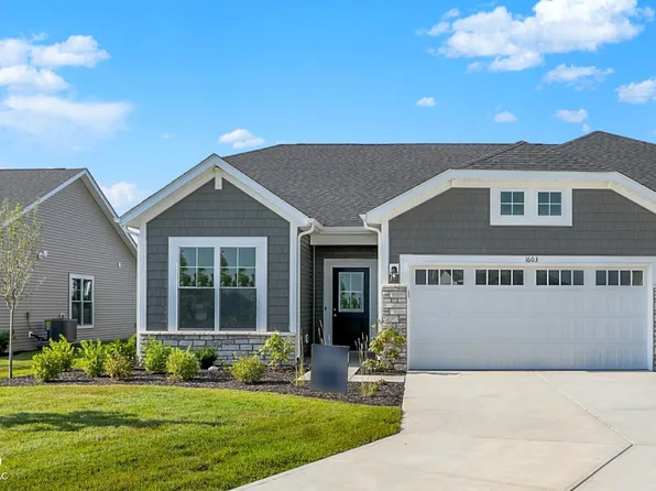 1603 Clover Crossing Dr, Greenfield, IN 46140