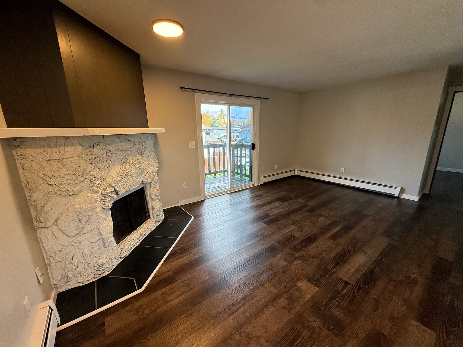 2 bed, 1100 sqft, $1,900 — Photo 4