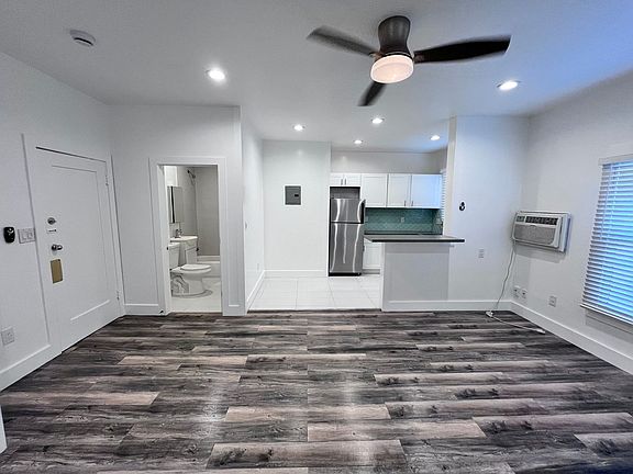3rd image of 660 S Cloverdale Ave #105