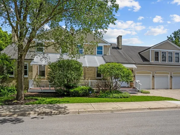 146 Towers Keep, Highland Park, IL 60035