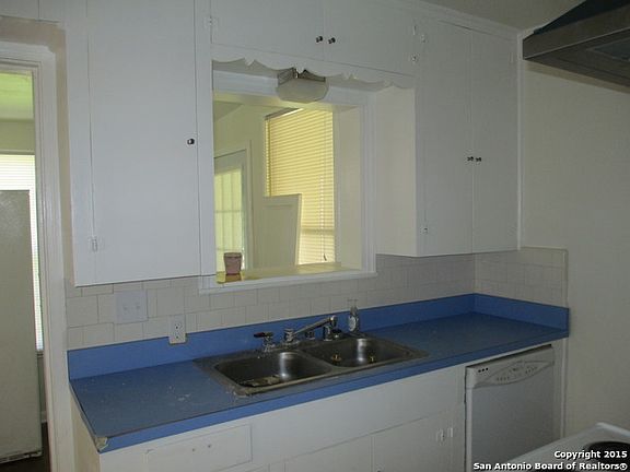 5th image of 123 McDougal Ave