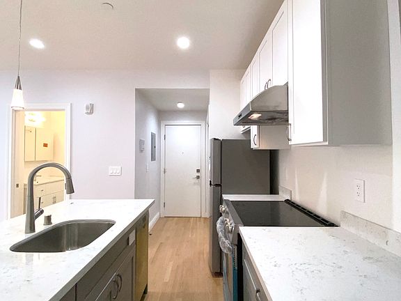5th image of 1637 Clay St #A