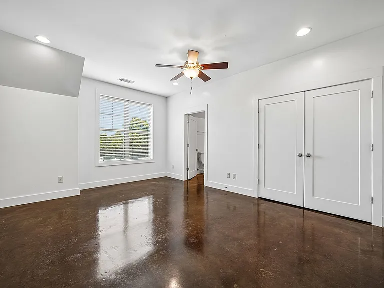 Beverly Townhomes — Photo 27