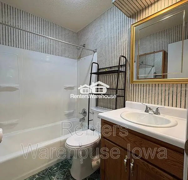 1215 Cummins Pkwy — Photo 7