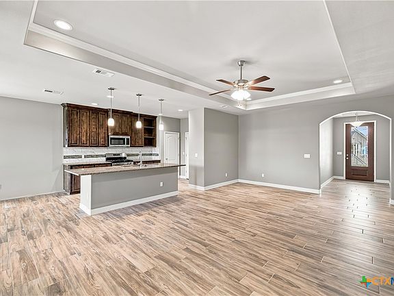 5th image of 111 Giacomo Dr
