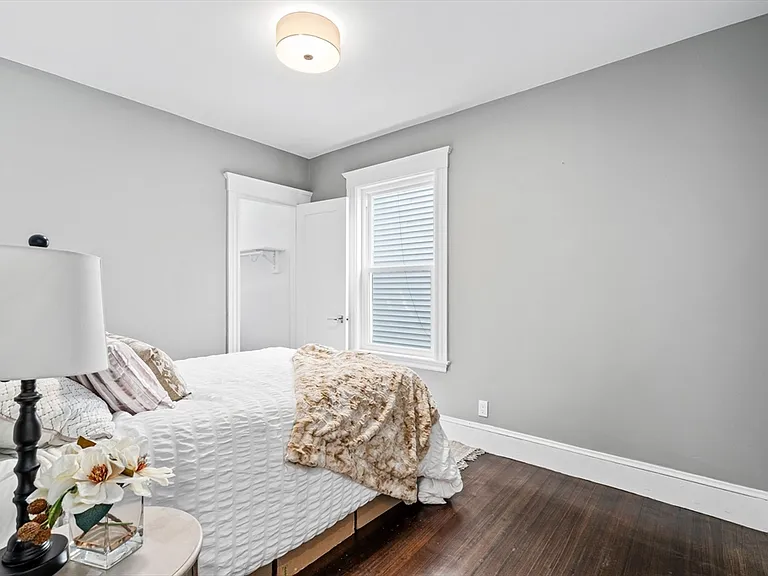 16 Hallam St #1 — Photo 13