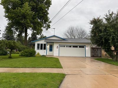 1743 Johnston DRIVE, Manitowoc, WI, 54220
