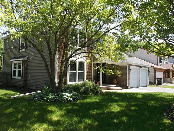 3rd image of 165 N Royal Oak Dr