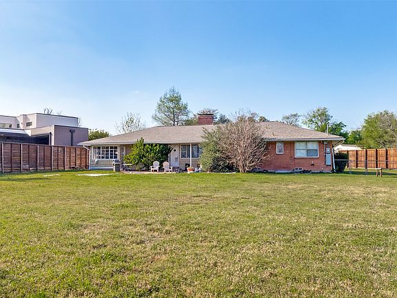 3rd image of 4424 Ridge Rd