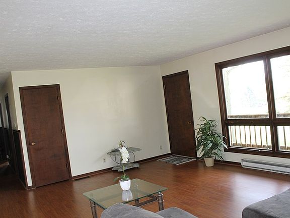 3rd image of 7036 Lakeside Dr