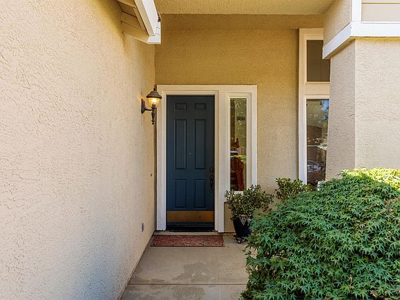 3rd image of 117 Mount Baldy Ct