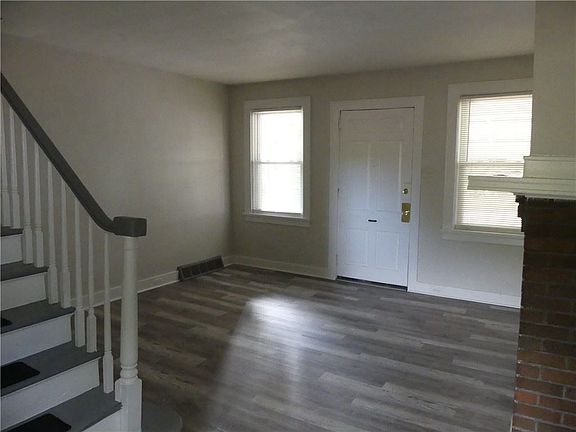 3rd image of 6631 Shetland St