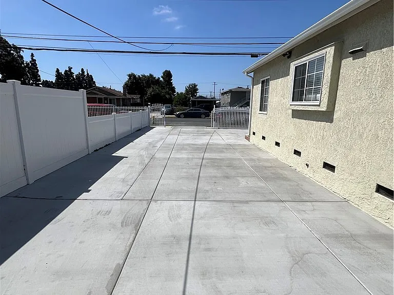 9441 Beverly St — Photo 18