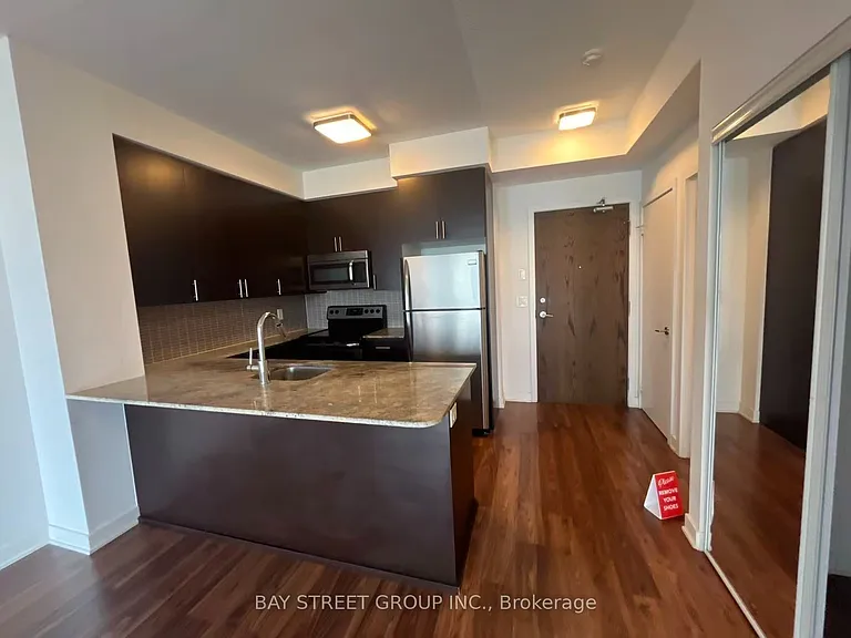 260 Sackville St #909 — Photo 6