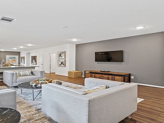 4th image of 19184 Cedar Lennox Cir