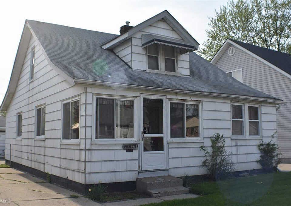1st image of 27361 Pinehurst St