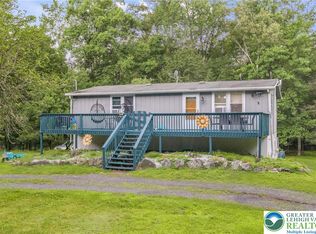 865 Snow Hill Rd, Cresco, PA 18326