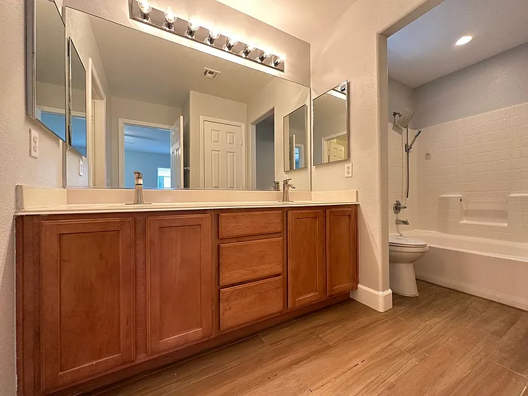 241 Crystal Rose Ct — Photo 18